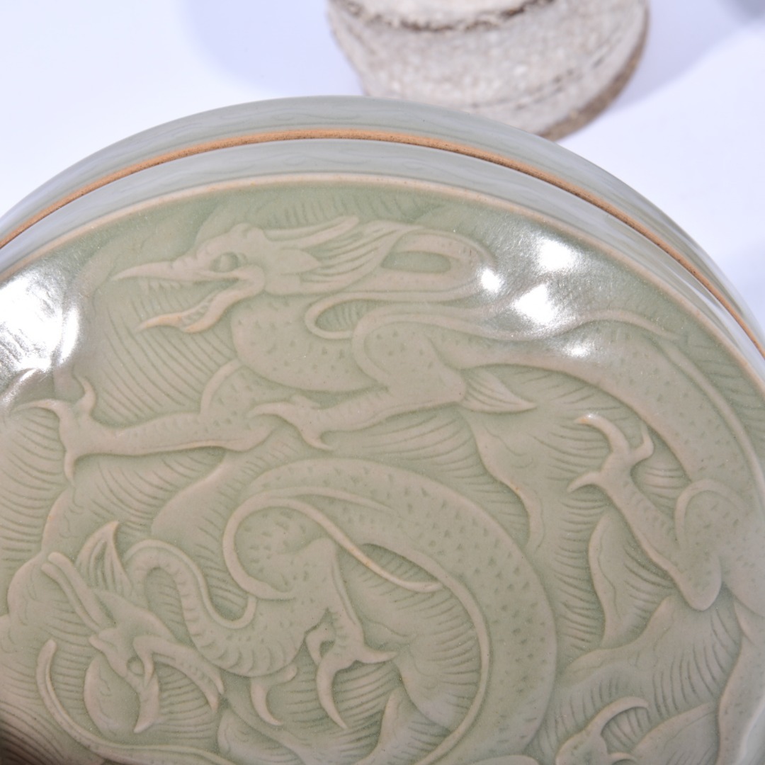 ■TC132■宋時(shí)代 唐越窯 秘色釉 刻龍紋蓋物?香合 時(shí)代物 古玩 唐物 古陶磁器■