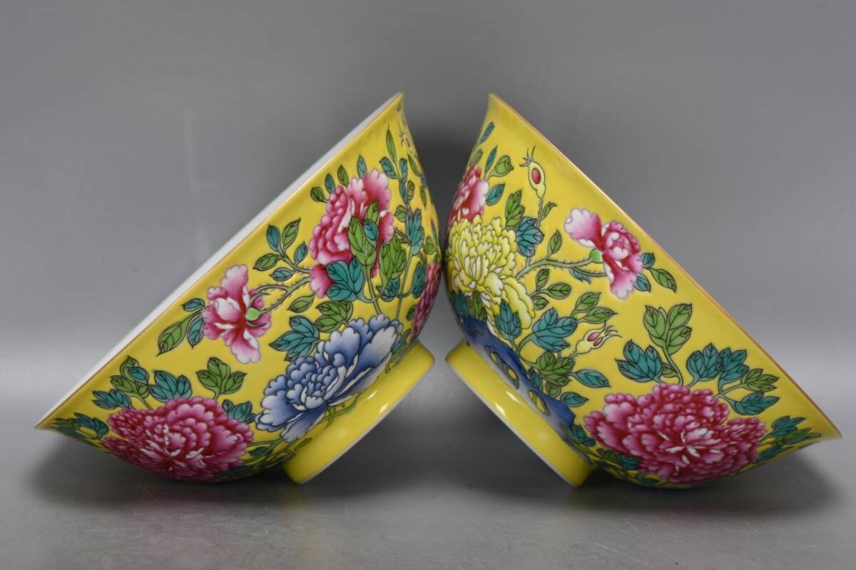 YH150■清雍正年製 琺瑯彩 黄地花卉紋碗一対 珍品 共箱 時代物 古玩 唐物 古陶磁器■_画像3