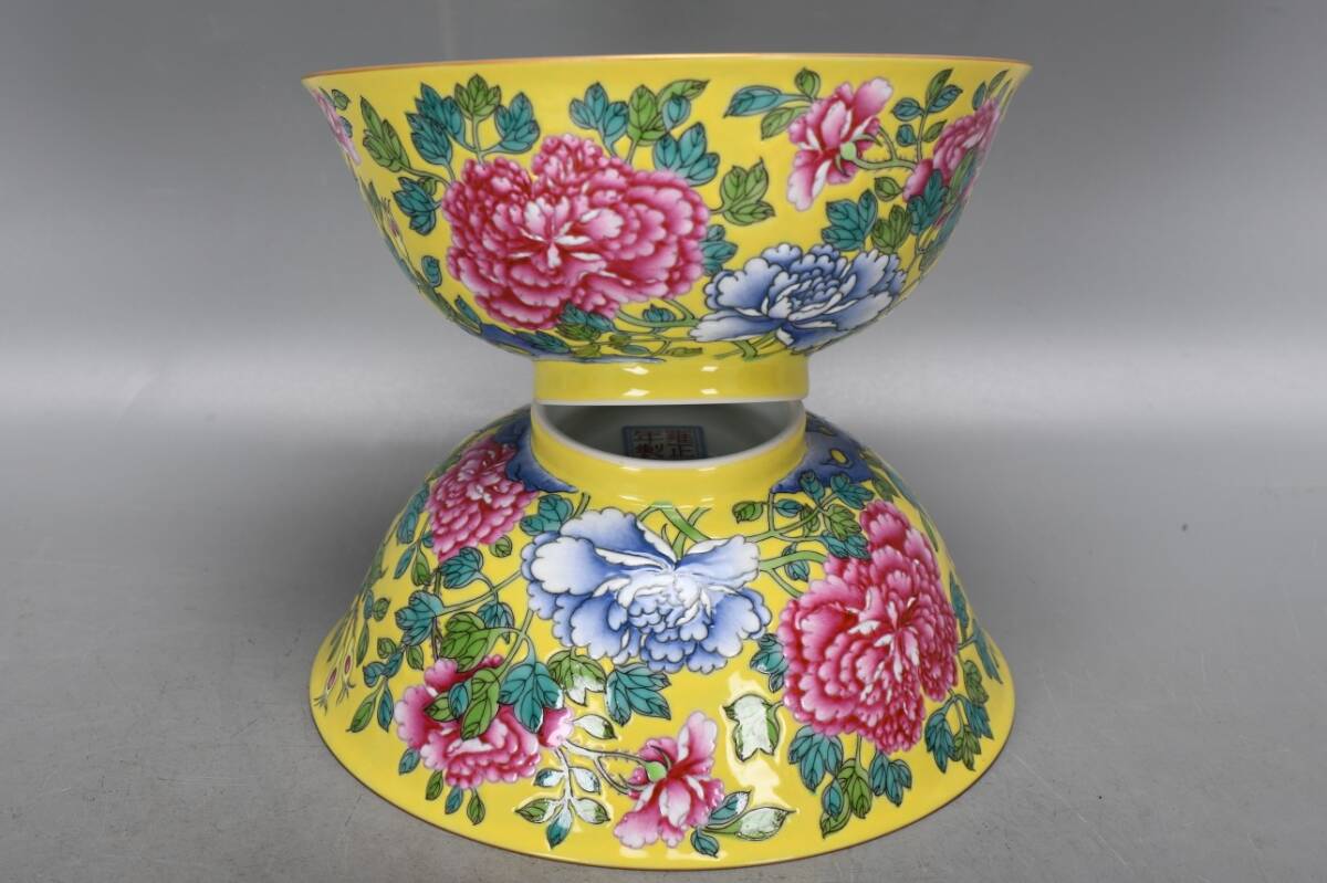 YH150■清雍正年製 琺瑯彩 黄地花卉紋碗一対 珍品 共箱 時代物 古玩 唐物 古陶磁器■_画像5