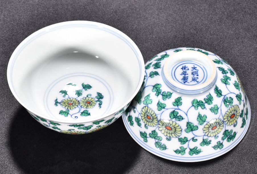 TB330■大明成化年製 闘彩菊花花卉紋杯2客 古美術品 古陶磁器 時代物■_画像10