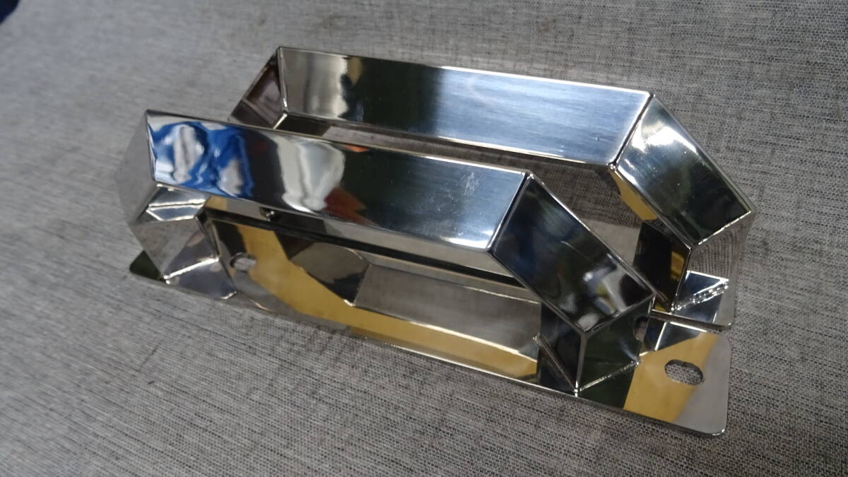 新型ですょ!!FUSO17/07スーパーグレート用 フロントグリップ キャブグリップ 角パイプステンレスバージョン【FUSG-FG-25-180】_画像2