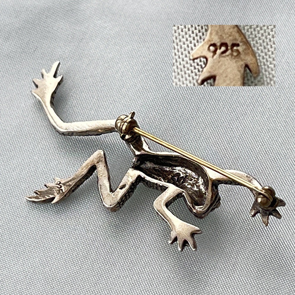 【英国】 【純銀】カエルのブローチ　ピン 英国】 【純銀】カエルのブローチ ピン