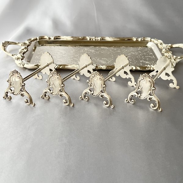 【仏蘭西】 ルイ15世様式 ナイフレスト 4個組 Louis XV 仏蘭西】 ルイ15世様式 ナイフレスト 4個組【シルバープレート