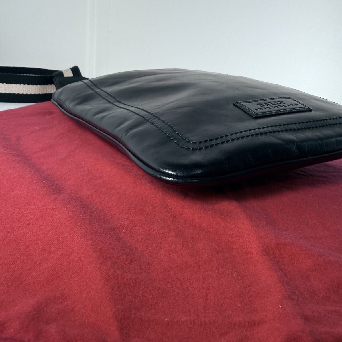 1円 ◆極美品 BALLY バリー ショルダーバッグ 斜め掛け Bロゴ 総柄 キャンバス レザー ブラウン ブラック◆E.Bip.tI-14 Bally（ショルダーバッグ ・ ゴールド⁄金色系）のフリマアイテム一覧