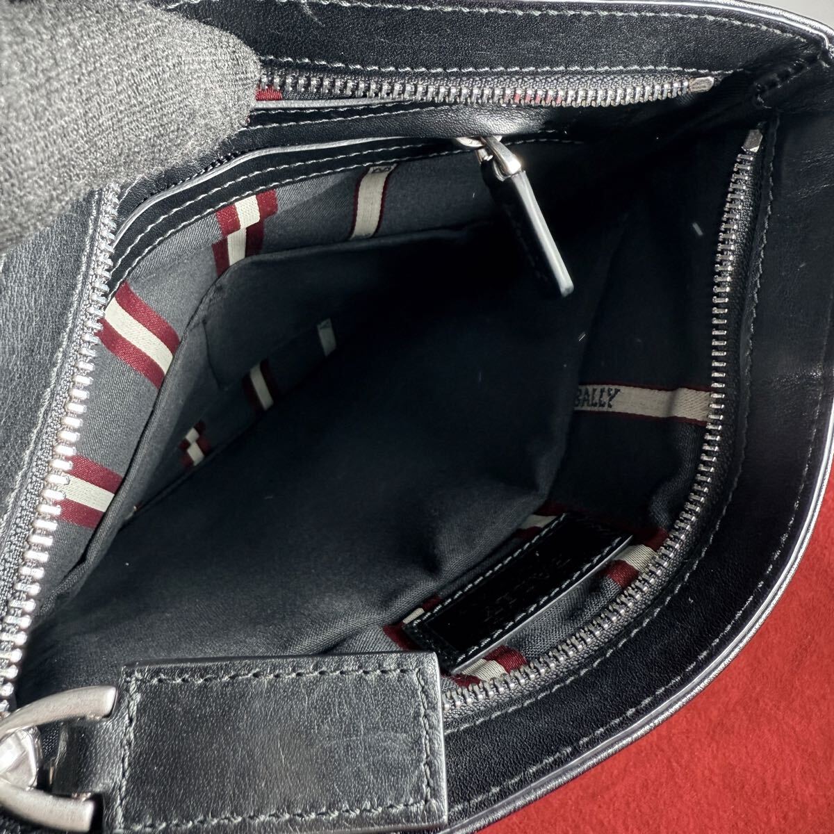 1円 ◆極美品 BALLY バリー ショルダーバッグ 斜め掛け Bロゴ 総柄 キャンバス レザー ブラウン ブラック◆E.Bip.tI-14 Bally（ショルダーバッグ ・ ゴールド⁄金色系）のフリマアイテム一覧