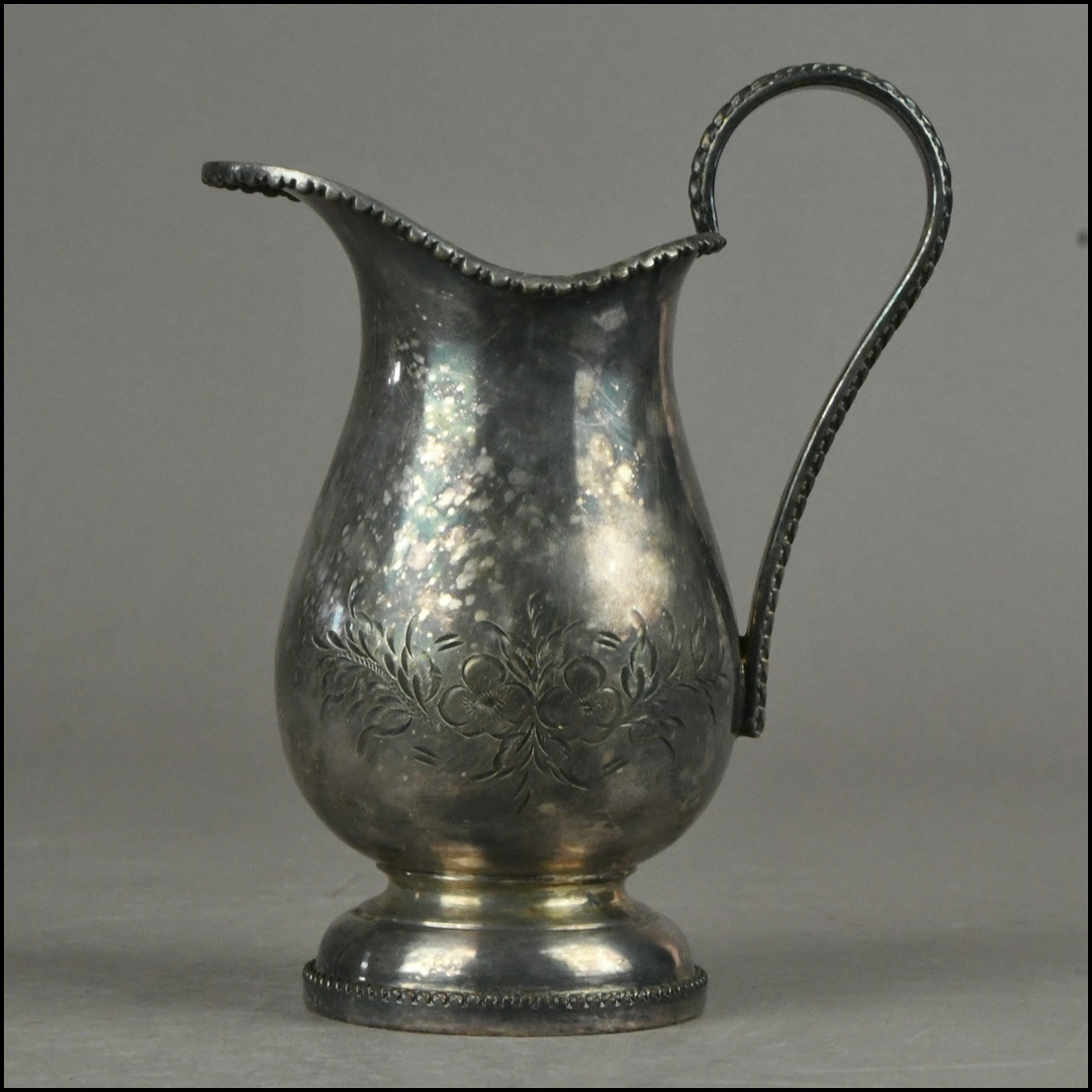 【ACT】アンティーク【BEST SILVER PLATE】MADE IN ENGLAND 彫刻 銀 シルバー 銀仕上げ ミルクポット 重さ222g A7-807-86_画像2