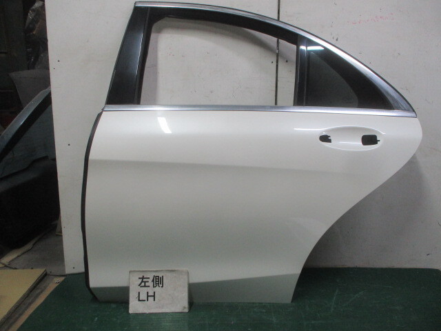 ベンツ Sクラス S400h W222 リヤ リア左ドアパネル 799 A2227320010 ＊個人宅配送不可＊_画像1