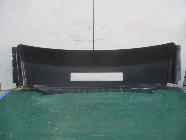 日産 ニッサン NV350 キャラバン CS4E26 CW4E26 フロントパネル F1B02-3XAMA 標準ボディ用 ＊個人宅配送不可＊_画像2