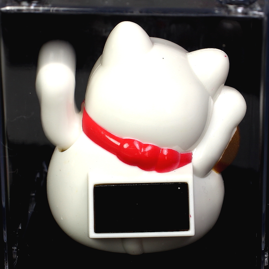 ★開運 ソーラー招き猫6cm 腕を振るソーラー招き猫　まねきねこ 縁起物 置物 新品 _画像5