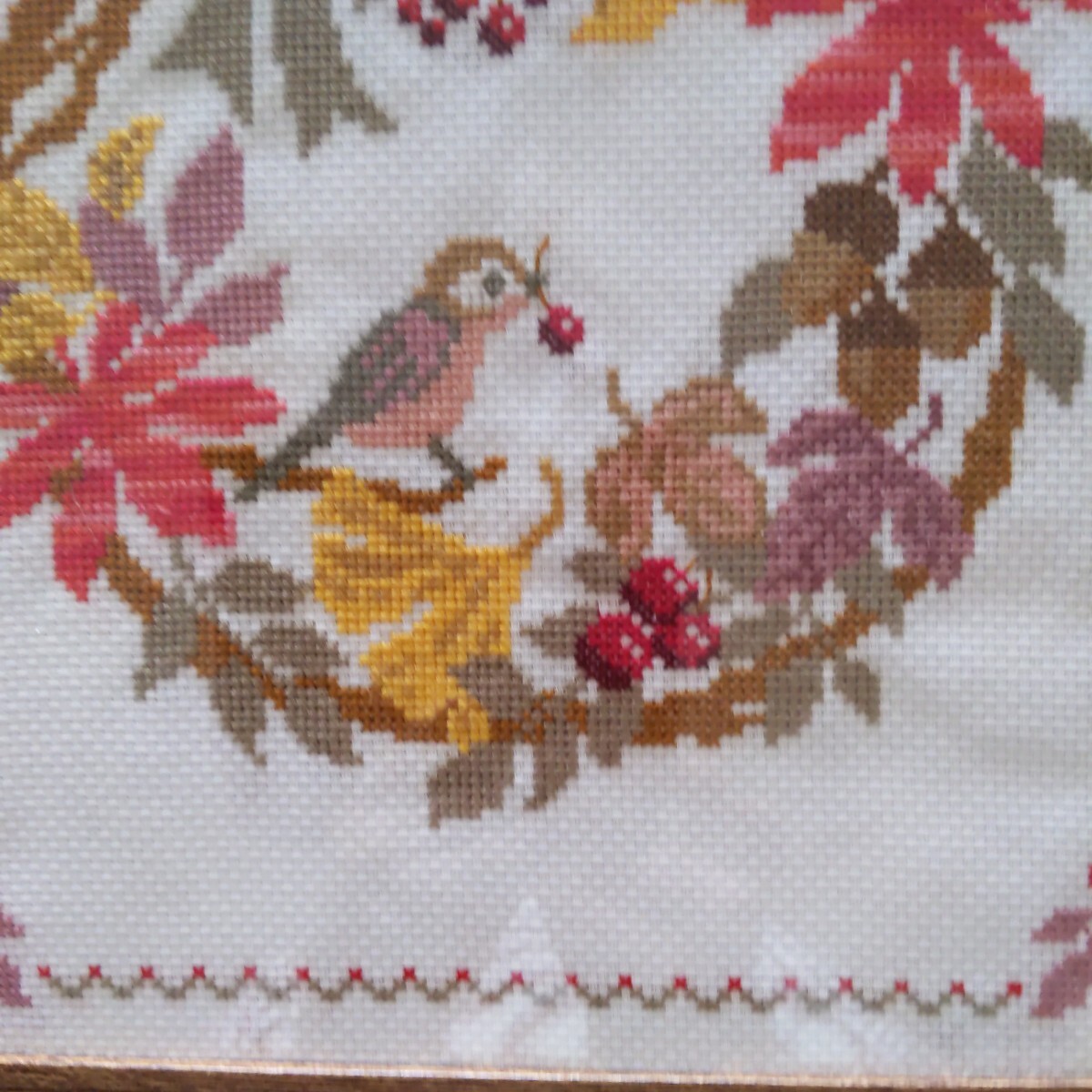 クロスステッチ刺繍完成品(紅葉)ハンドメイド・額入り_画像3