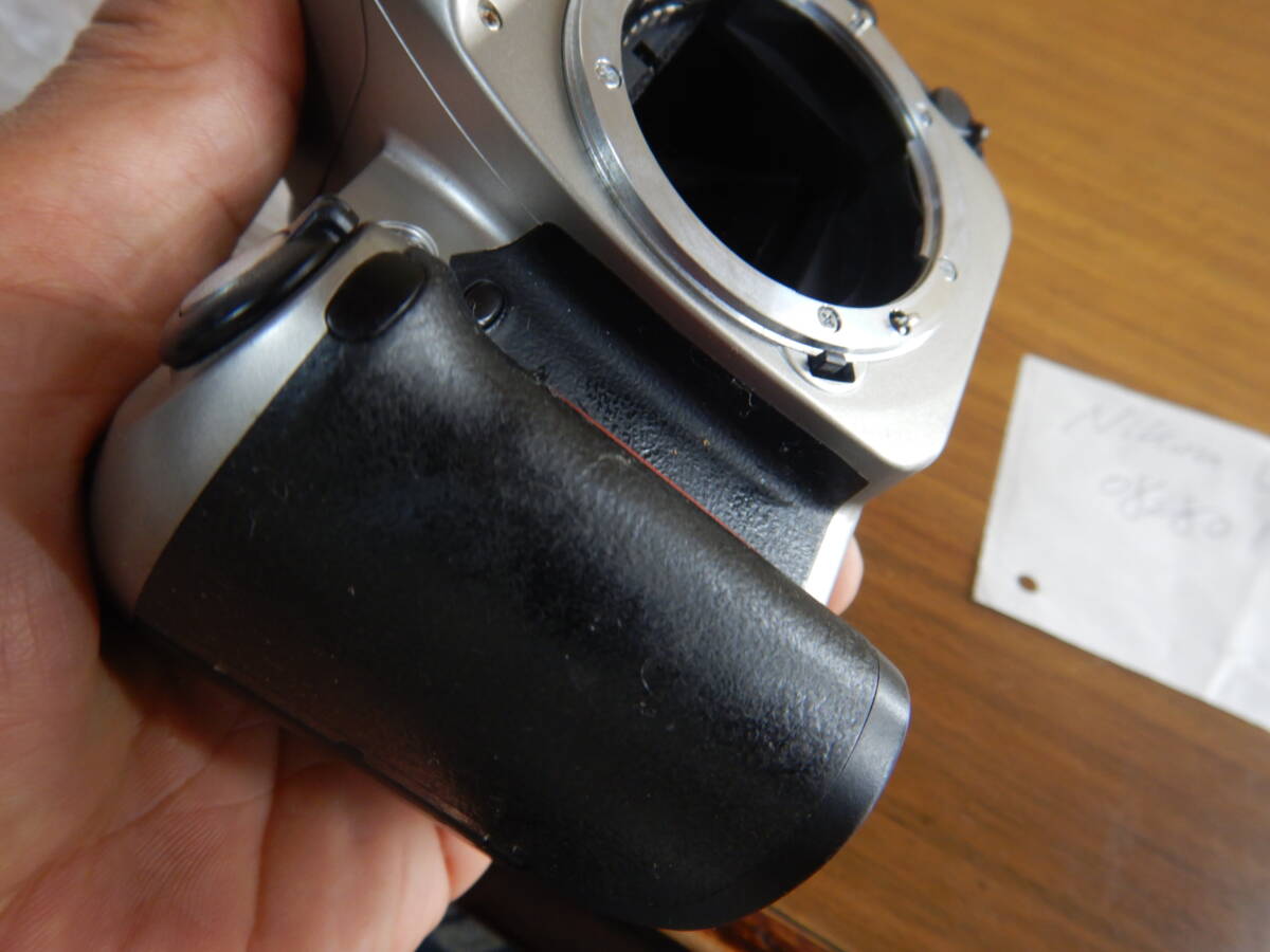 NIKON U CAMERA 一眼カメラ082801 本體　動(dòng)作せず　部品取り　ジャンク　ベトツキあり