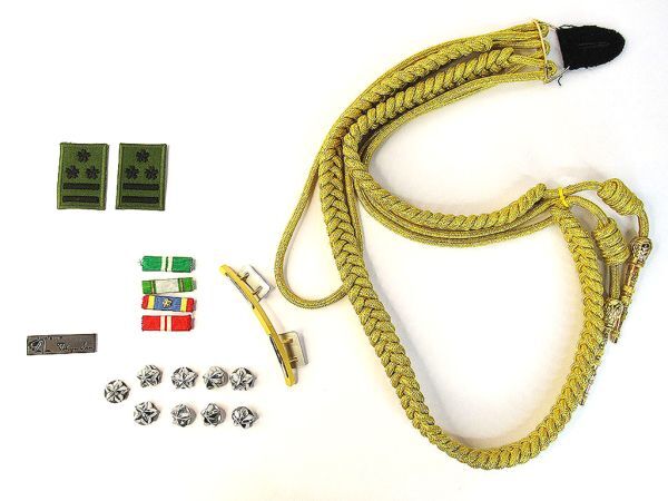 陸上自衛隊　パーツセット　C　飾緒・襟章・防衛略綬
