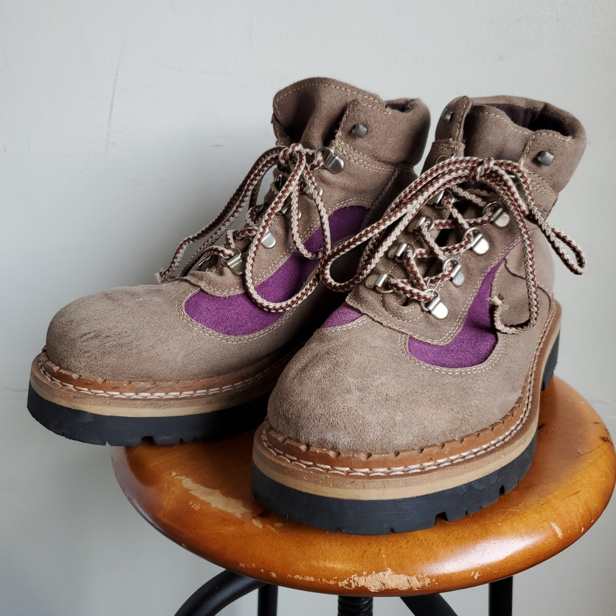 1055◆【42/27cm】カナダ製 MARTINO マティーノ トレッキングブーツ スエード ツートン パープル ブラウン 革靴 vintage 中古 USED 古着_画像1