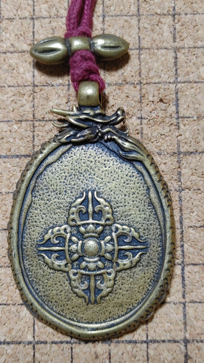 チベットラサ直送「九宮八卦」天鉄銅真鍮65g龍顔手裏)金剛十字