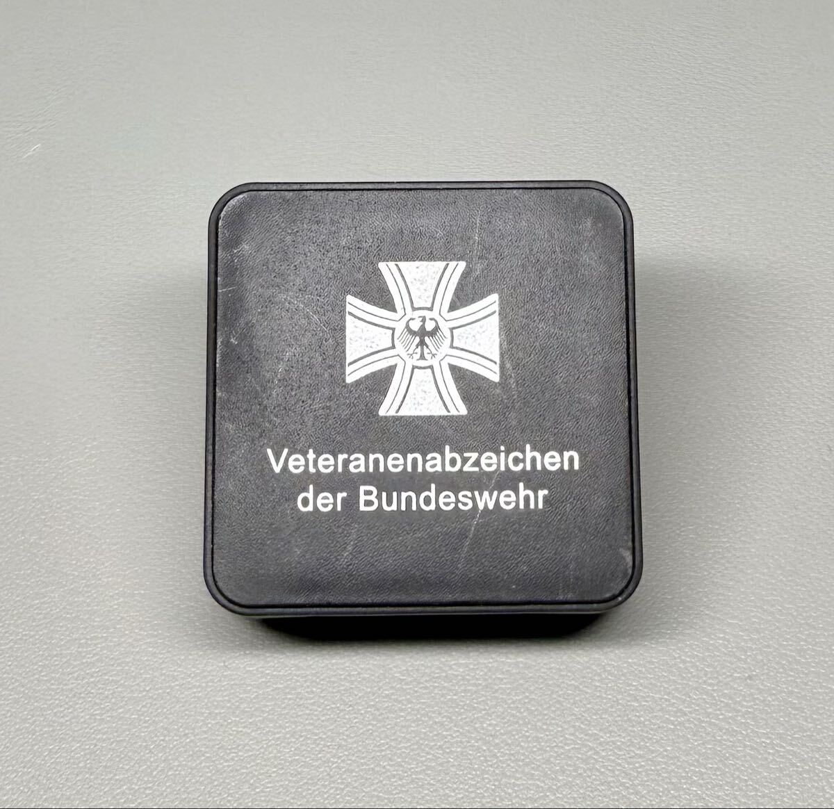独軍放出品　ドイツ軍退役軍人徽章　　連邦退役軍人名誉鉄十字勲章　SS ケース付き 超希少品 独軍放出品 ドイツ軍退役軍人徽章 連邦退役軍人名誉鉄