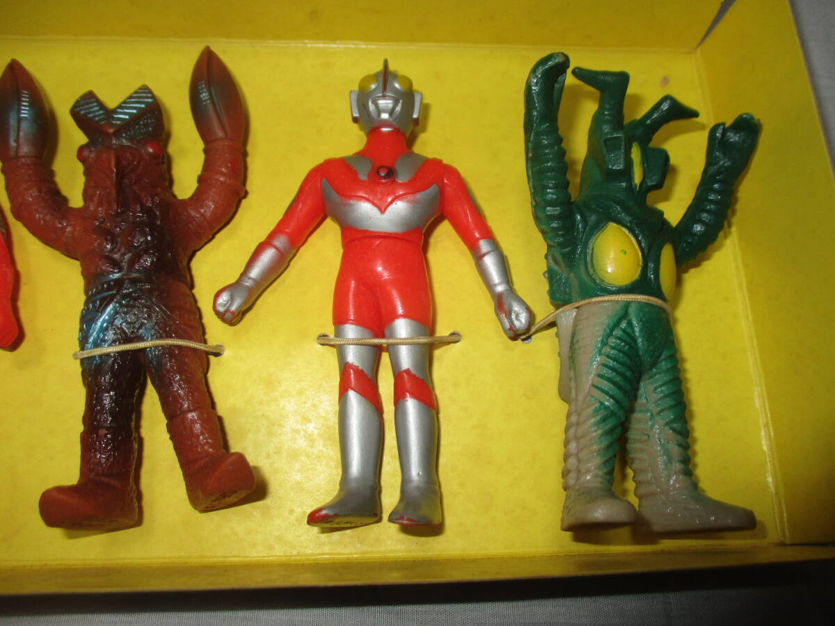 ポピー ミニソフビ ゼットン レッドキング バルタン星人