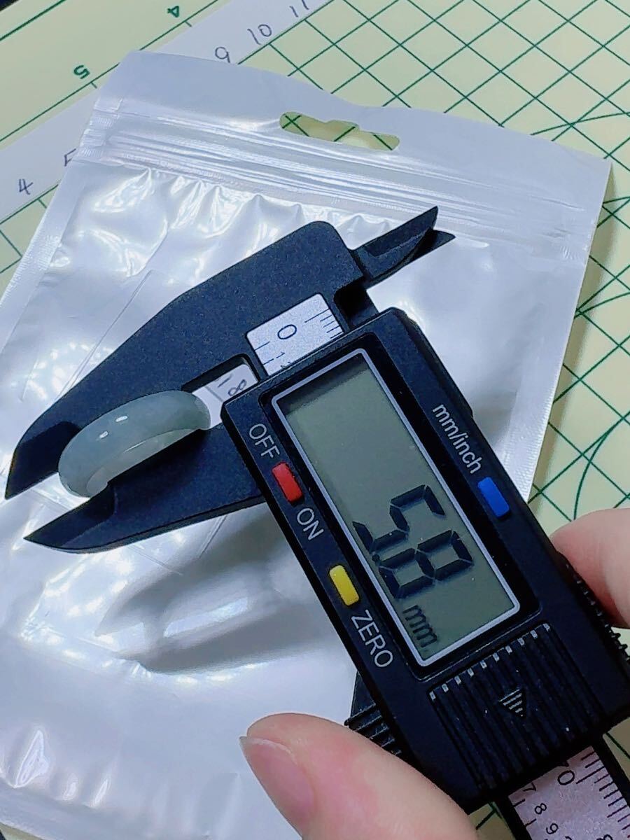 R2-1817-1天然翡翠《本物保証》 天然石 指輪 約14号 氷種翡翠リング 一点物 縁起物 御守り 魔除け 昇進 成功 風水 金運 財運 幸運 幸福_画像6