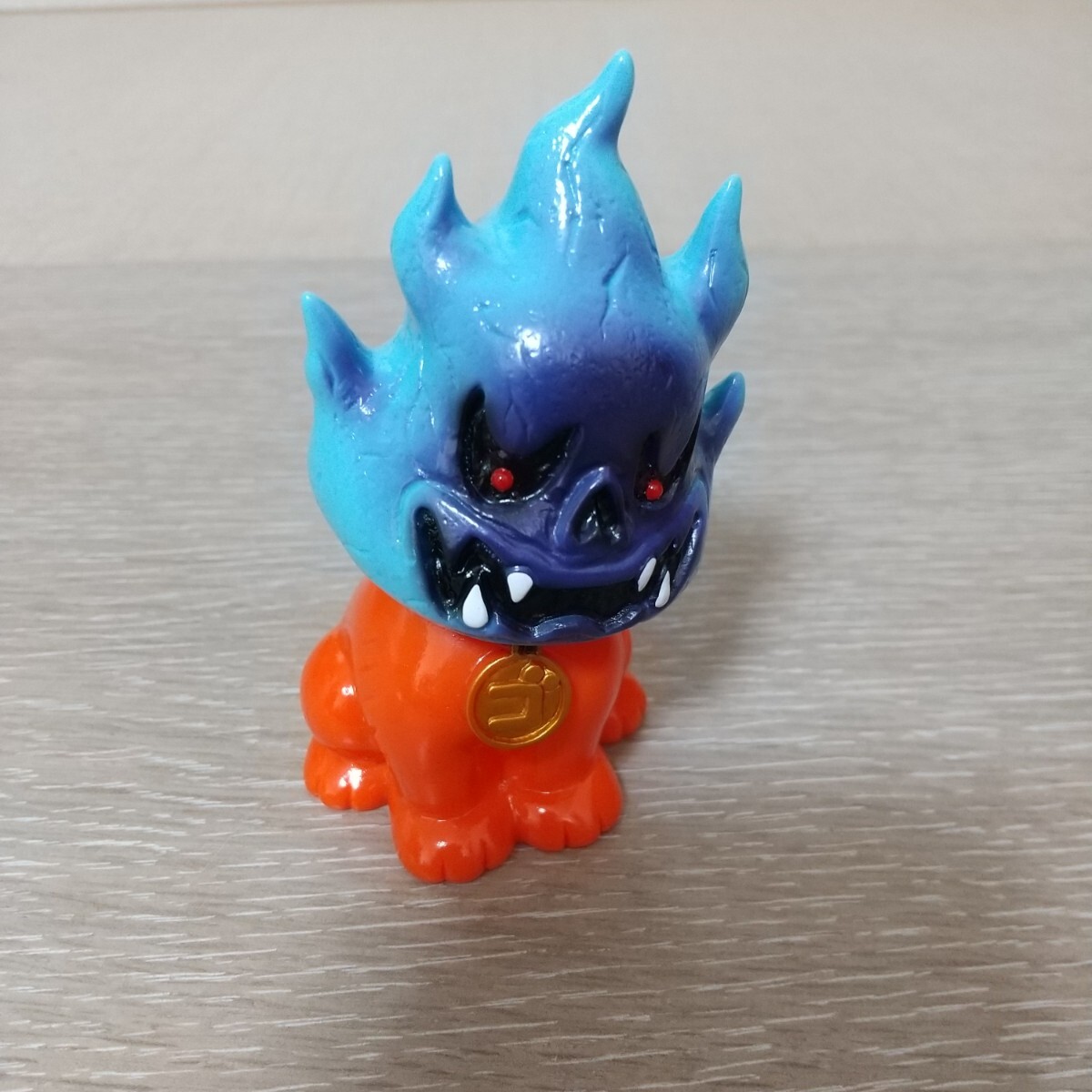ゴッコ堂 X ktokto 火ノ玉犬 オレンジx水色成型 ゴッコ堂 X ktokto 火ノ玉犬/狼犬 グレー×青成型 - メルカリ