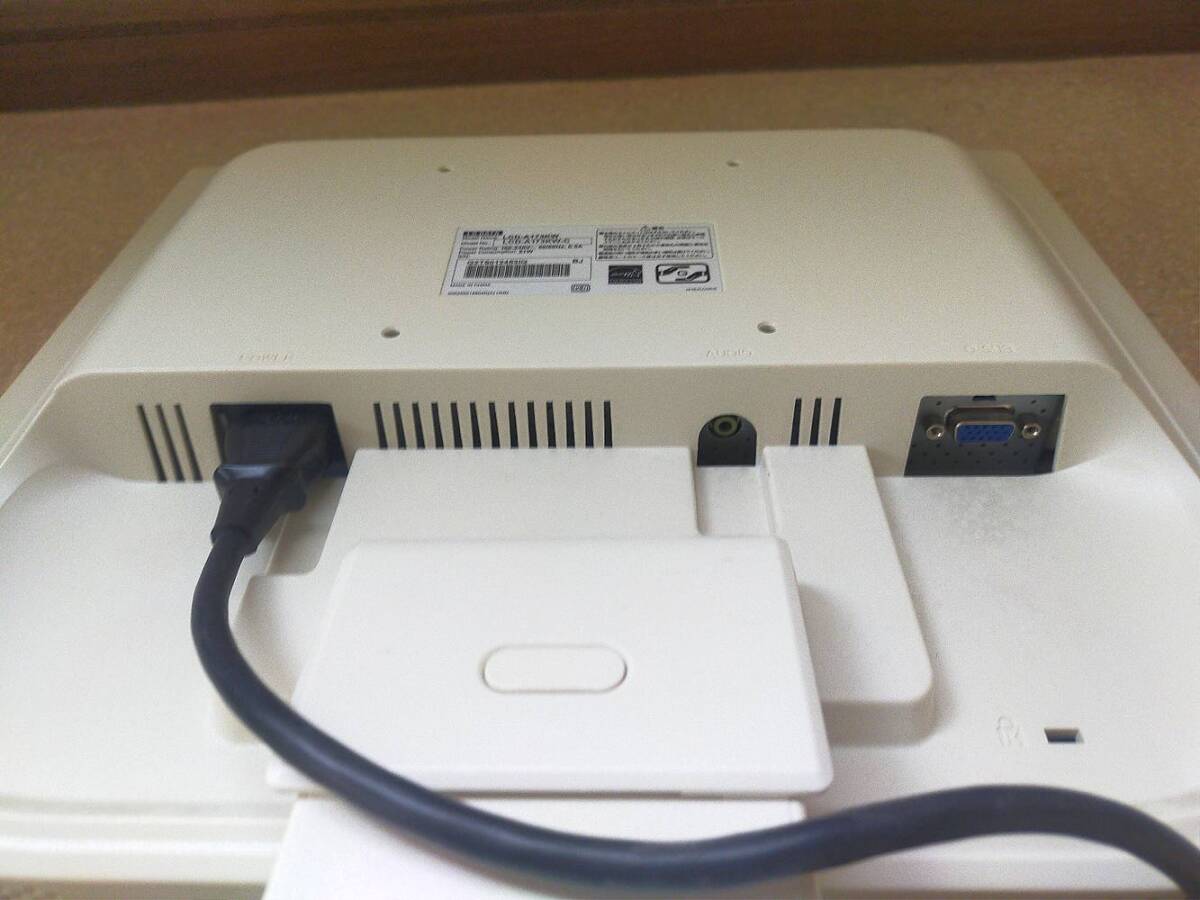 [USED/ электризация OK]I-O DATA17 жидкокристаллический монитор аналог подключение LCD-A173KW-C/00( гарантия )