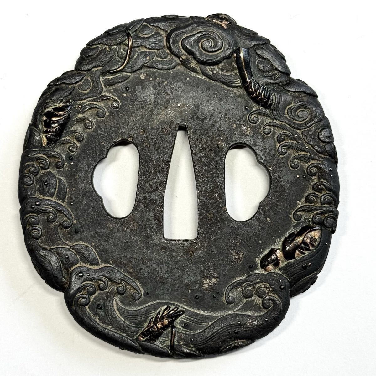 . дракон map гарда меча самый сверху произведение прекрасный . до. высота резьба по дереву .... золотой серебряный .. большой гарда меча металлический гарда меча уголок толщина 13mm маленький . Edo период времена книга@.( осмотр ) меч принадлежности реквизит Mito золотой . гарда меча .