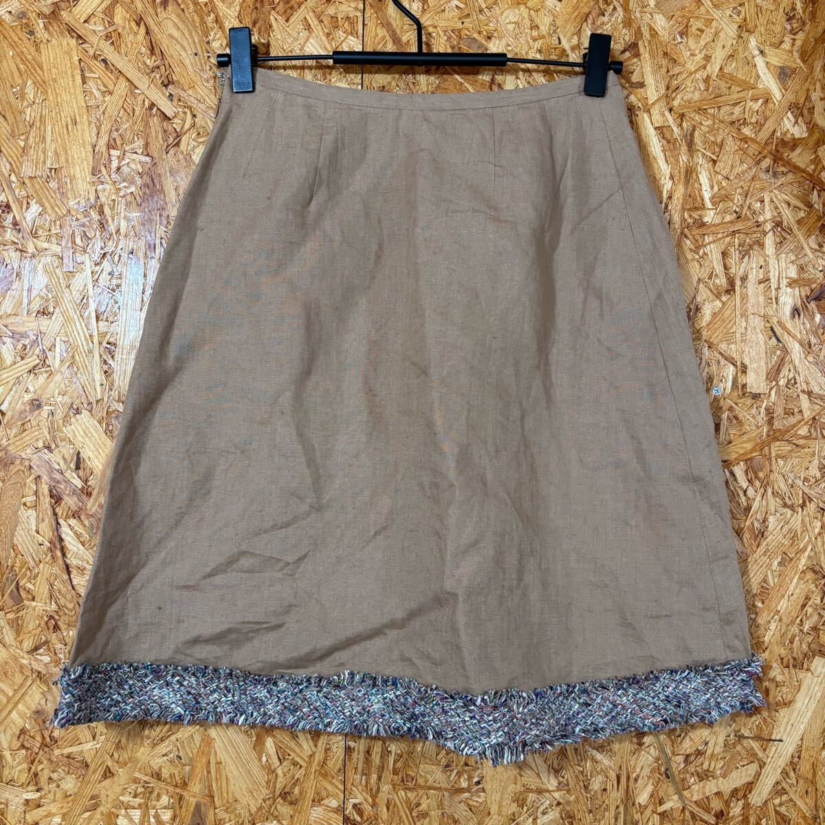 美品 SLOW GUN ボトムス スカート 生地切替 ベージュ 台形スカート リネン 日本製 4844_画像5