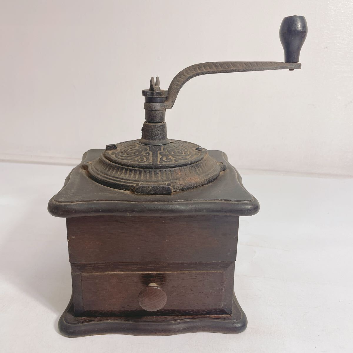 ◆コーヒーミル アンティーク 手動コーヒーグラインダー アンティーク＆木製 ヴィンテージ 鋳鉄ハンドル◆B3-K_画像2