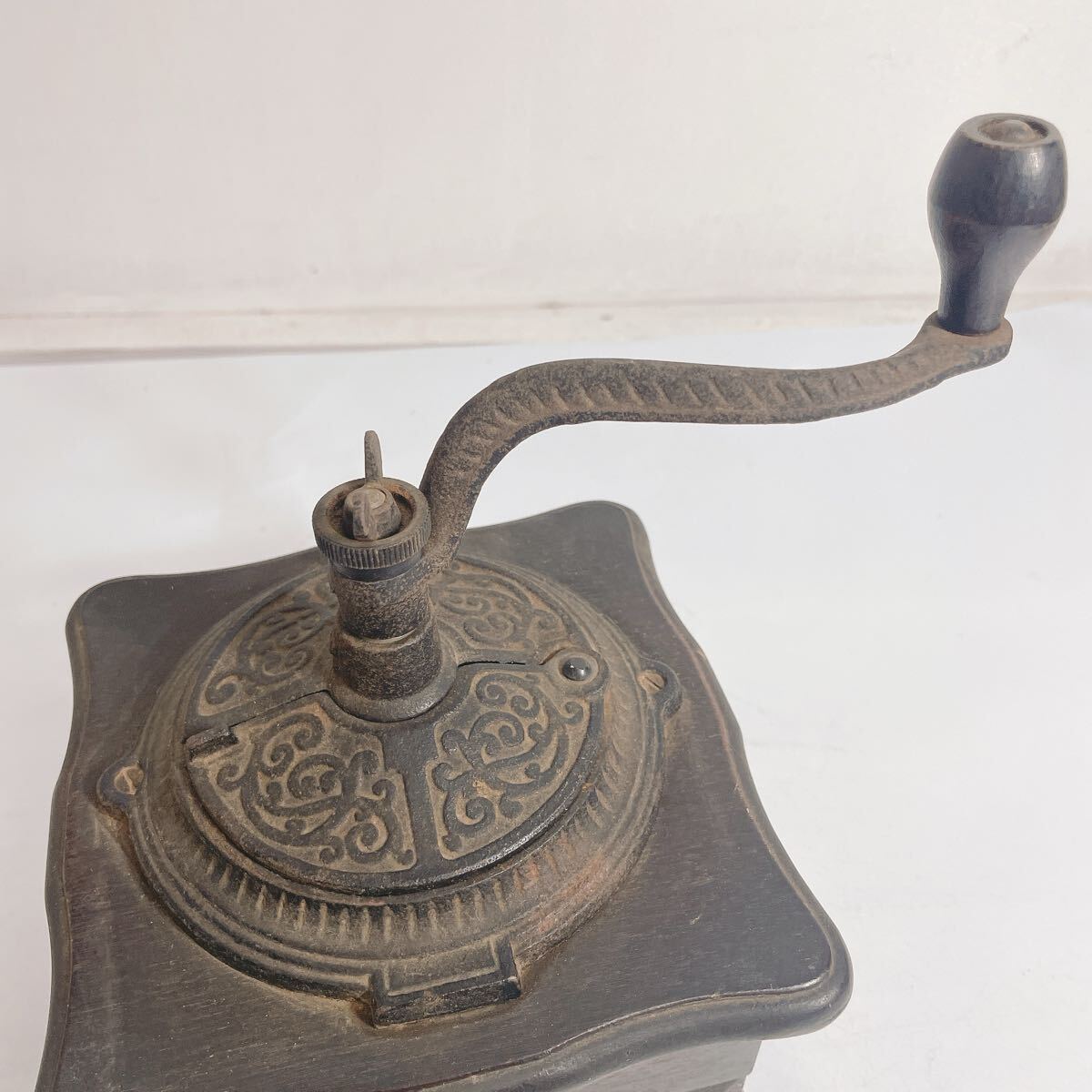 ◆コーヒーミル アンティーク 手動コーヒーグラインダー アンティーク＆木製 ヴィンテージ 鋳鉄ハンドル◆B3-K_画像4