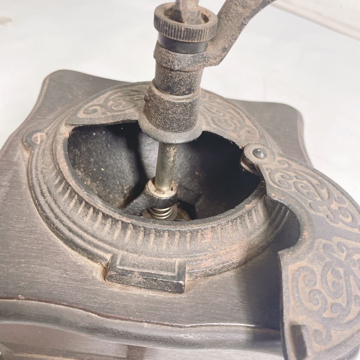 ◆コーヒーミル アンティーク 手動コーヒーグラインダー アンティーク＆木製 ヴィンテージ 鋳鉄ハンドル◆B3-K_画像6