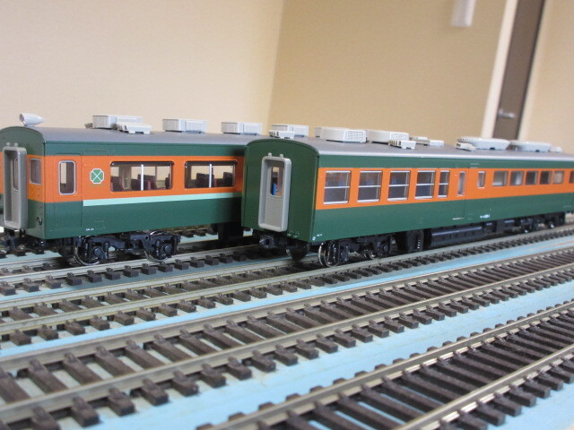 165系電車 2両セット HOゲージ (サロ・サハシ）　プラ製 / KATO製 国鉄 急行形 165系電車 2両セット HOゲージ (サロ・サハシ） (プラ製