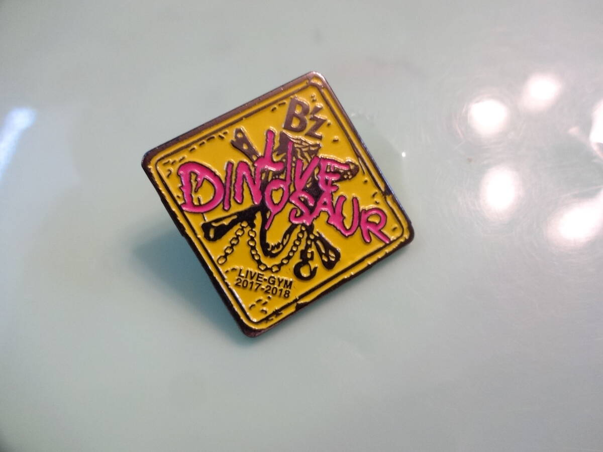 B'z チャリティー ピンバッジ 2017-2018 LIVE DINOSAUR　バッジ