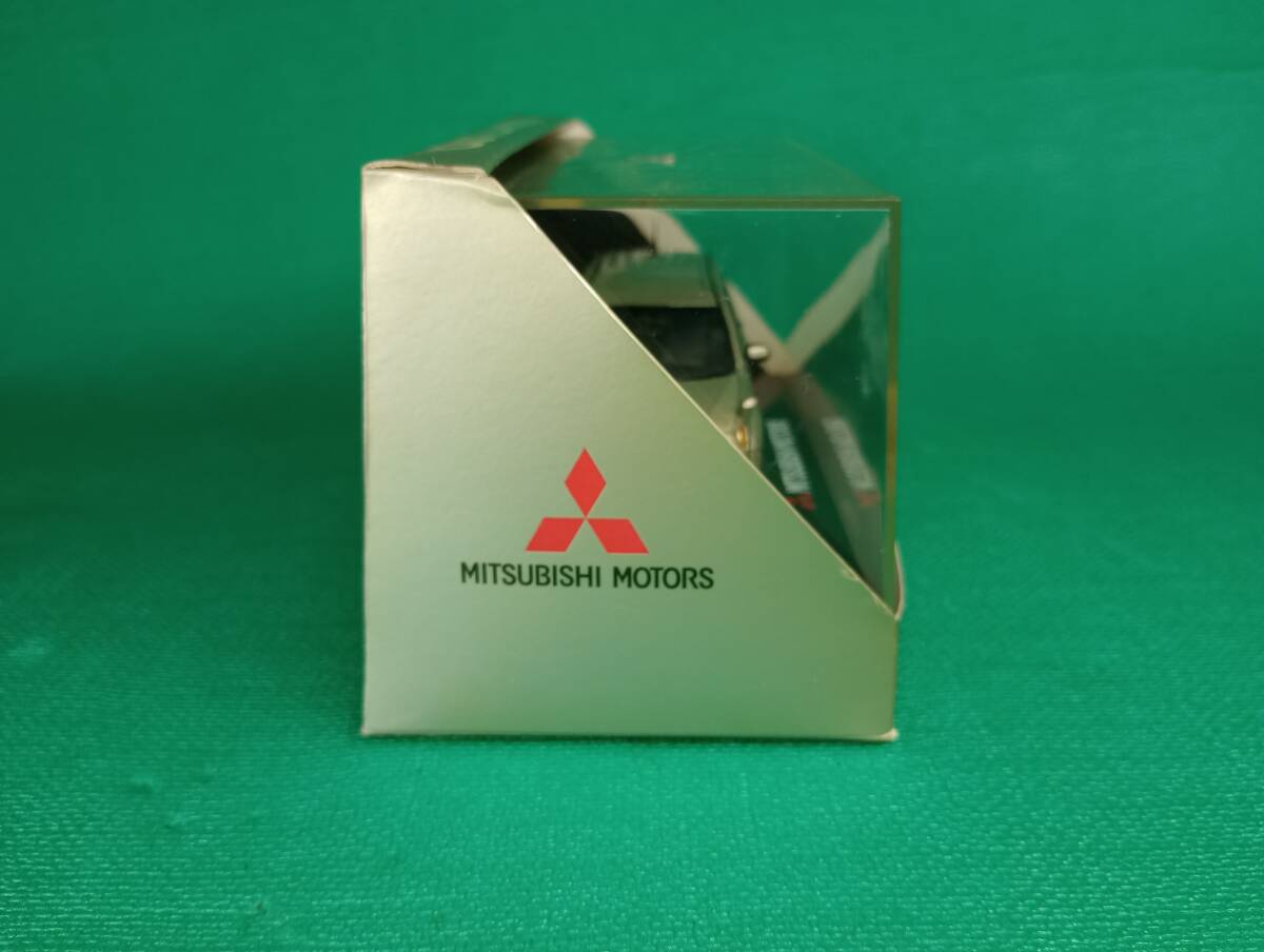 ミニカー MITSUBISHI OUTLANDER_画像4