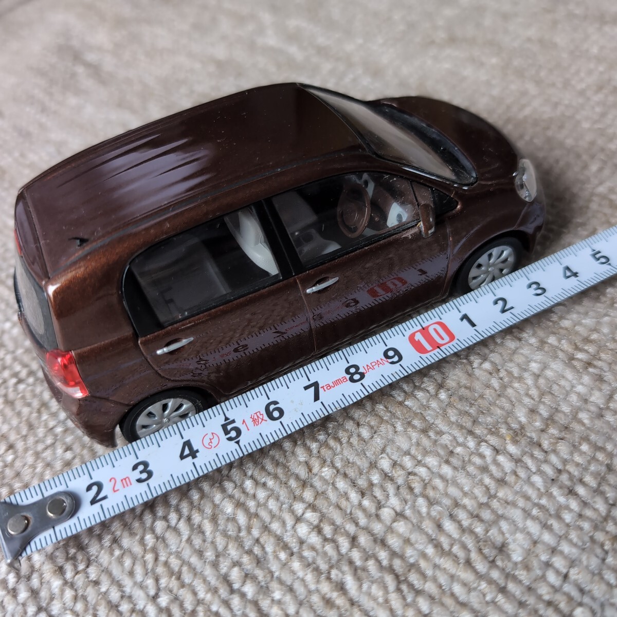 非売品　トヨタ　プリウス　ミニカー　1／30サイズ　トヨタ自動車ディーラー限定　未使用傷無し！カラーサンプル　赤茶色_画像4