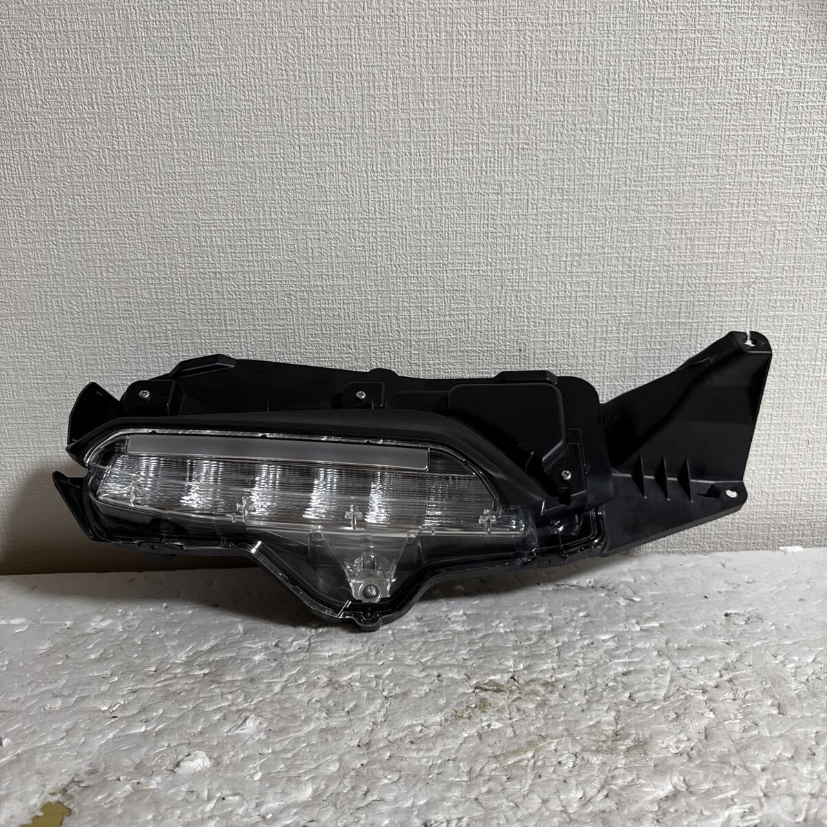TOYOTA トヨタ ヤリスクロス 純正 右 LED デイライト ウインカー MXPB10 トヨタ ヤリスクロス Z 令和4年 純正 右 デイライト