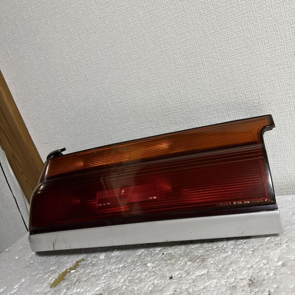 UZS131　クラウン　テールランプ　左　LH　130　13　テールライト　 トヨタ クラウン UZS131 13クラウン テールランプ 左 30-156｜Yahoo
