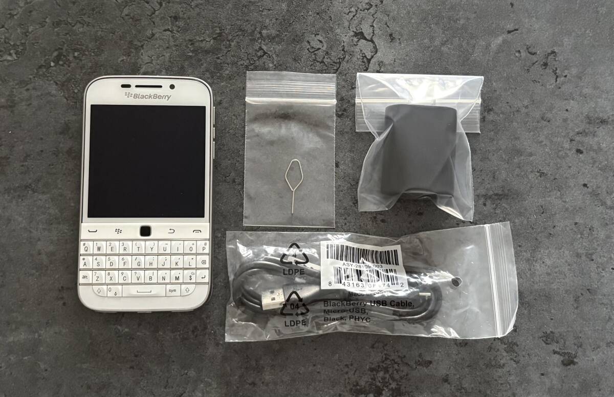  BlackBerry Classic BlackBerry Classic Q20 белый 