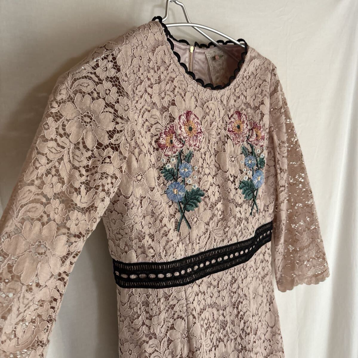 ワンピース 七分袖　36 ローズティアラ　可愛い　レース　ピンク　刺繍　結婚式　冠婚葬祭　ドレス　音楽　発表会　お呼ばれ　パーティ_画像4