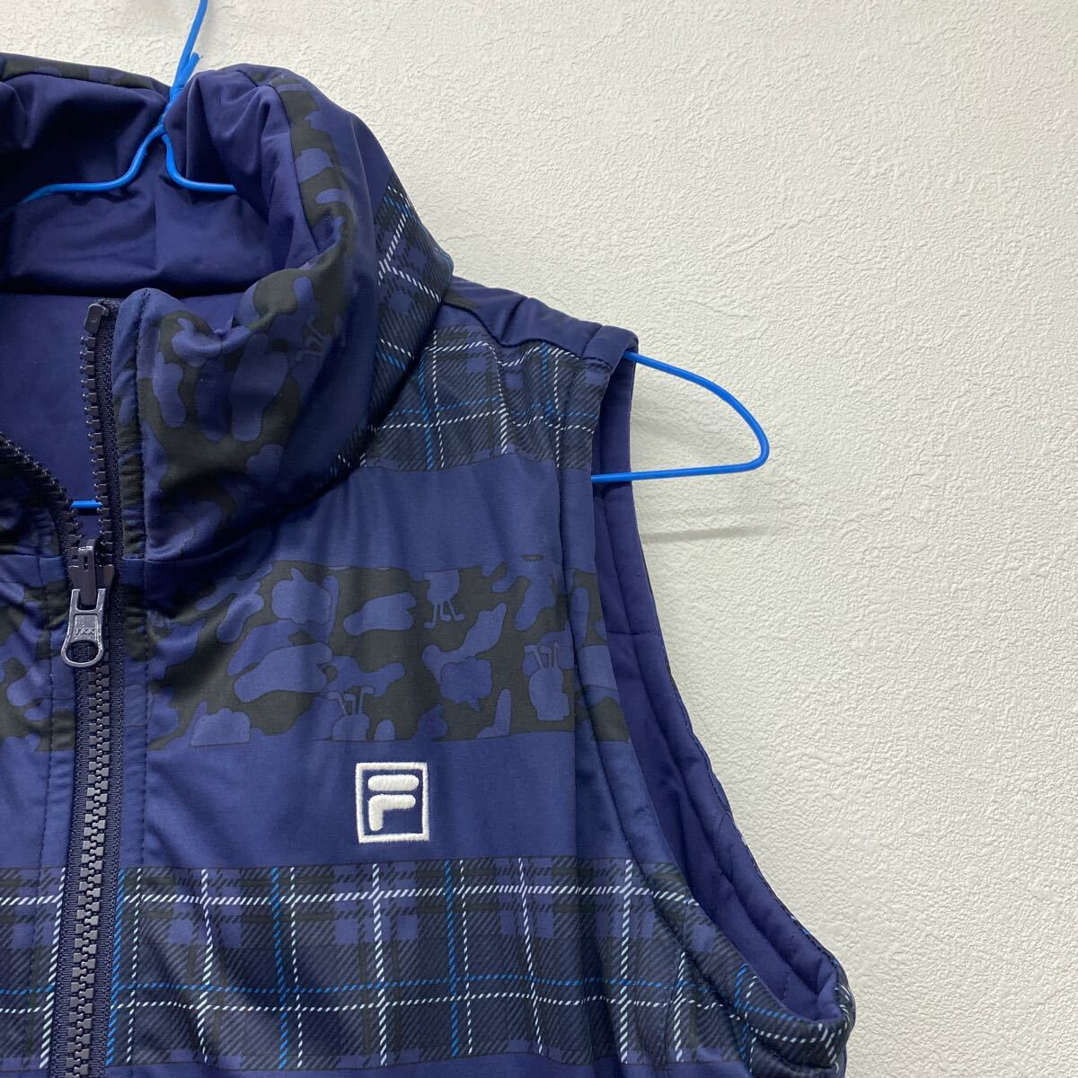 FILAフィラ レディース ベスト　　 中綿　　　ネイビー　Ｍサイズ △1_画像3