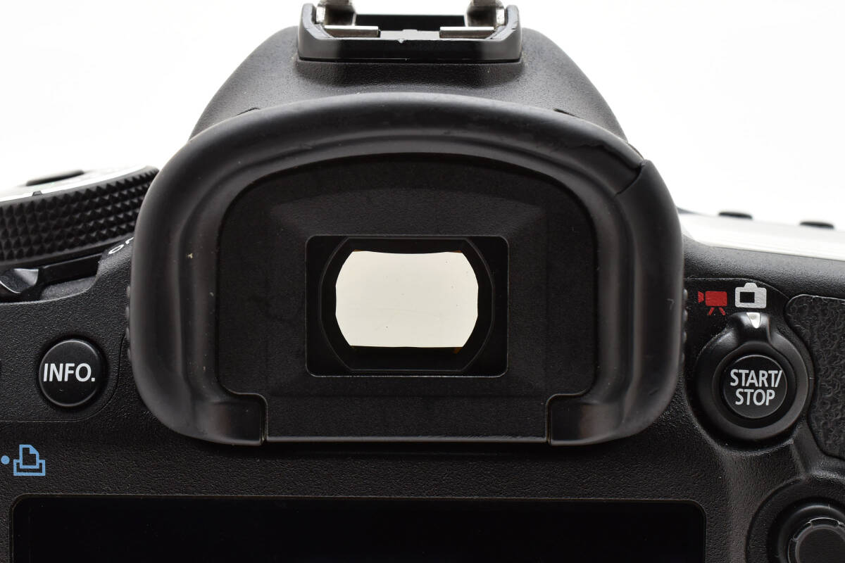 * рабочее состояние подтверждено *Canon EOS 5D MARK III корпус аккумулятор рукоятка BG-E11 имеется 