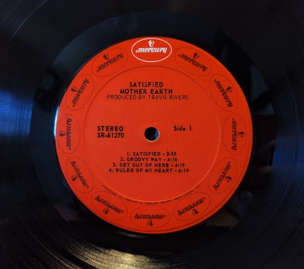 MOTHER EARTH-Satisfied/試聴/'70 米Mercury 原盤　ブックレット付き　Tracy Nelson　盤洗浄済_画像2