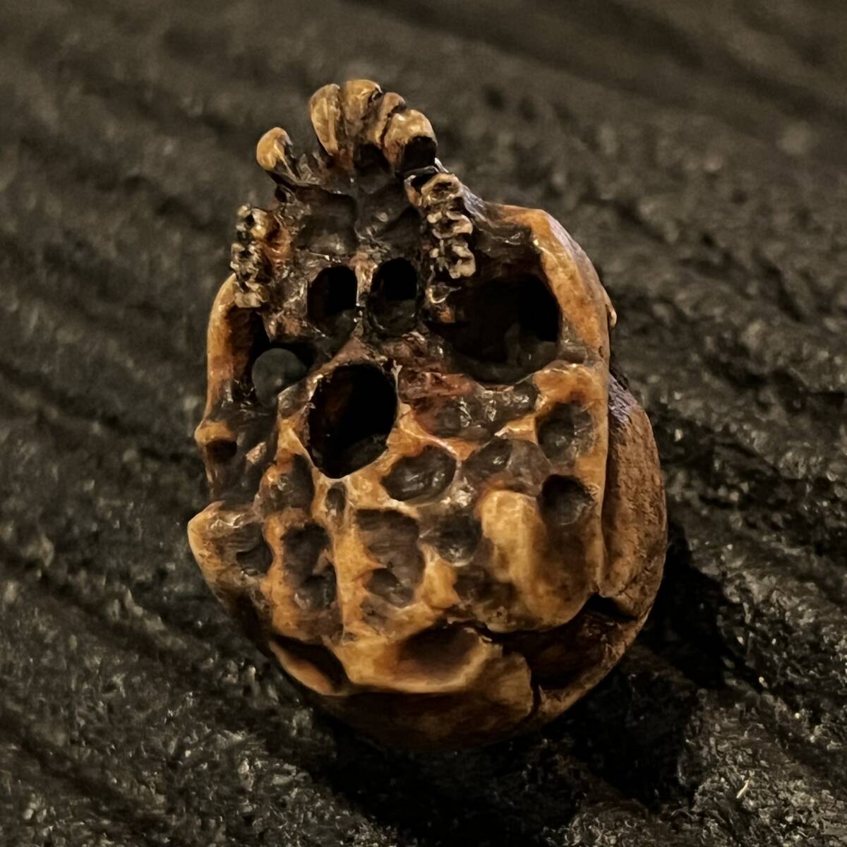 根付 野晒し 髑髏】提げ物 腰提げ 叺 煙草入 印籠 胴乱 袋物