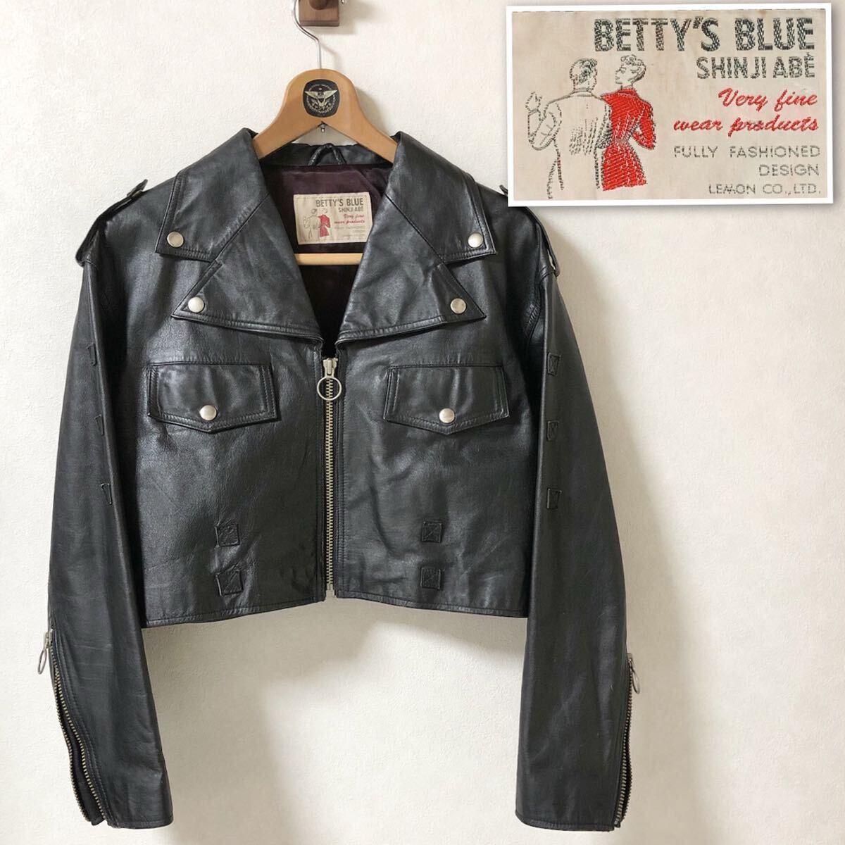 00s デザイン シングルライダース 短丈 ショート丈 Y2K BETTY'S BLUE べティーズブルー ショート丈 シングルライダース