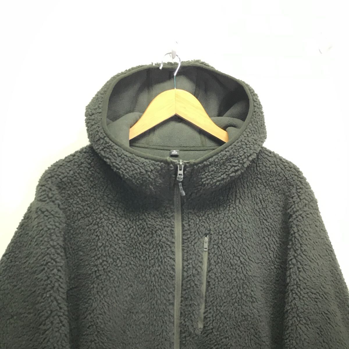 秋冬のマストアイテム◎【UNIQLO】ユニクロ 防風ボアフリースパーカー アウトドア キャンプ ゴルフ ルームウェア カーキ XL /Y35321ii_画像4