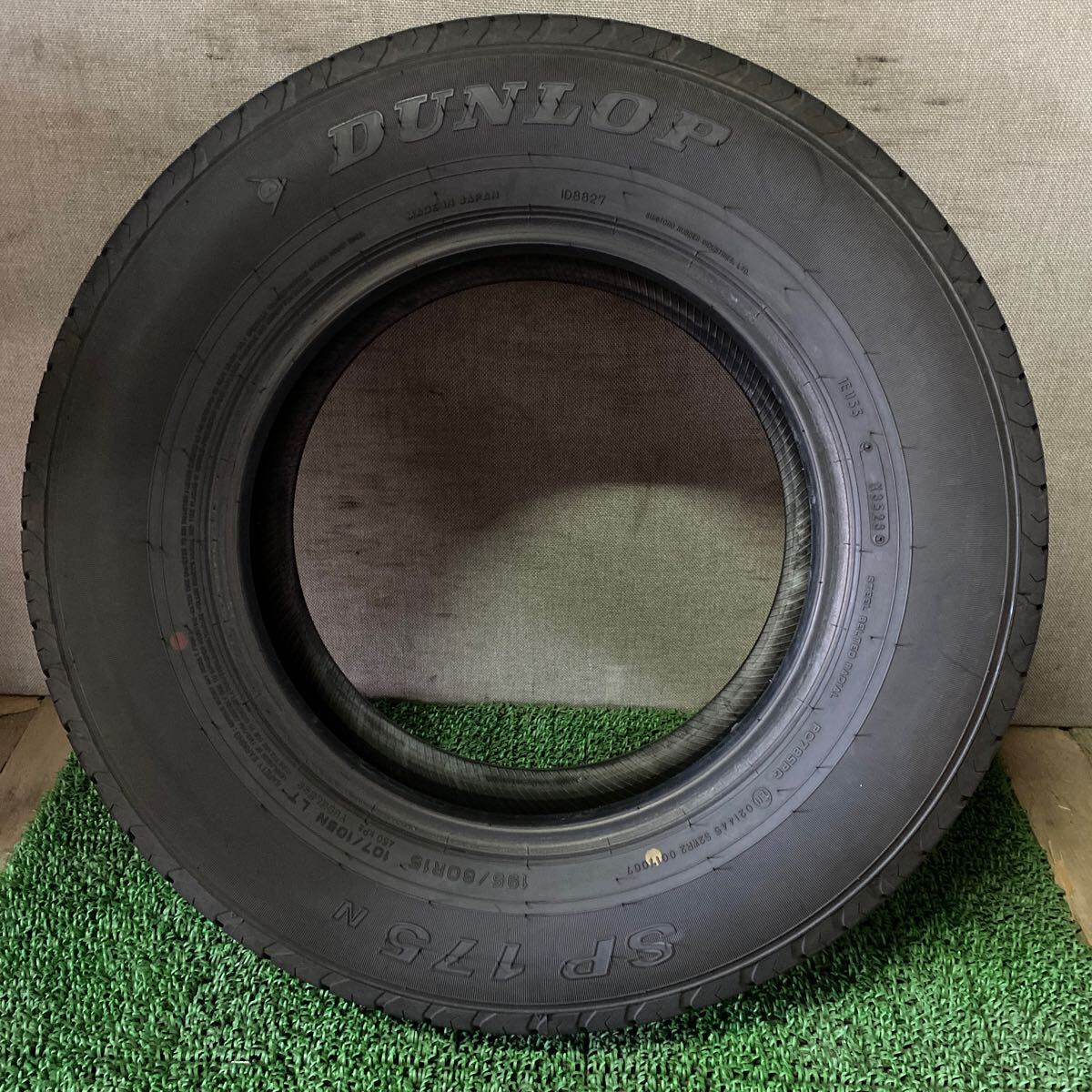 バリ山 DUNLOP 195/80R15 107/105L LT 8PR 年式2023 残り:約6mm 6〜7分山 ハイエース キャラバン 沖縄離島発送不可_画像8