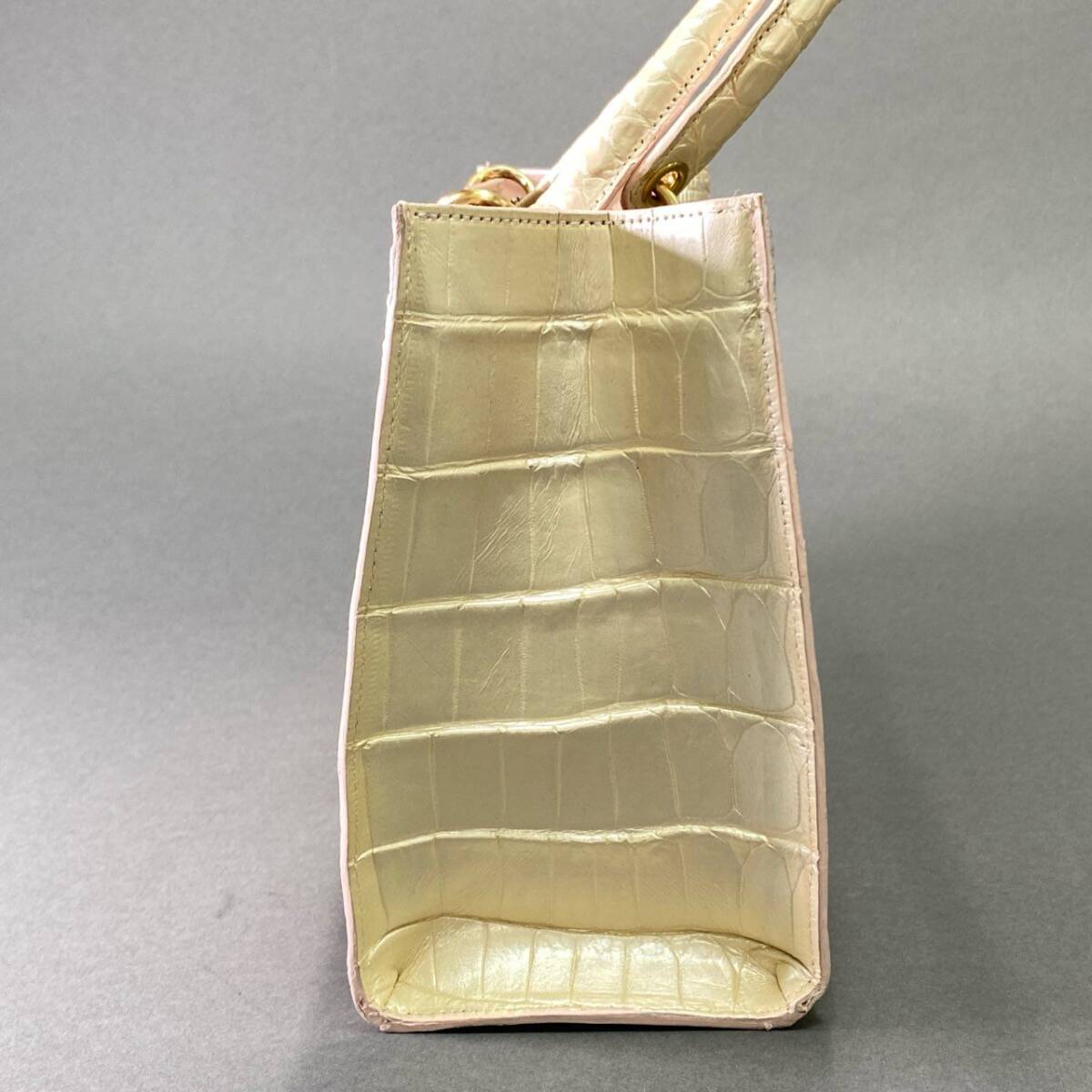 Fe18 《美品》 JRA認定☆ SANPO サンポー クロコダイルレザー センター取り トートバッグ 本クロコ シャンパンゴールド ワニ革_画像3