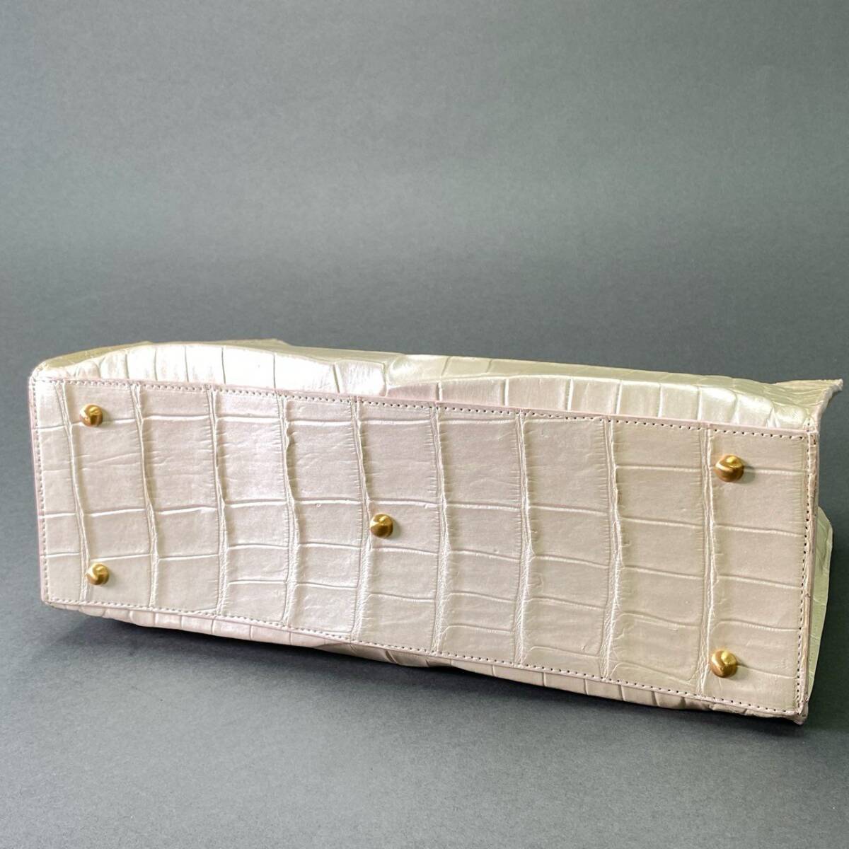 Fe18 《美品》 JRA認定☆ SANPO サンポー クロコダイルレザー センター取り トートバッグ 本クロコ シャンパンゴールド ワニ革_画像4