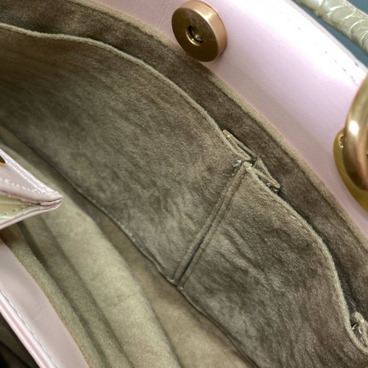 Fe18 《美品》 JRA認定☆ SANPO サンポー クロコダイルレザー センター取り トートバッグ 本クロコ シャンパンゴールド ワニ革_画像9