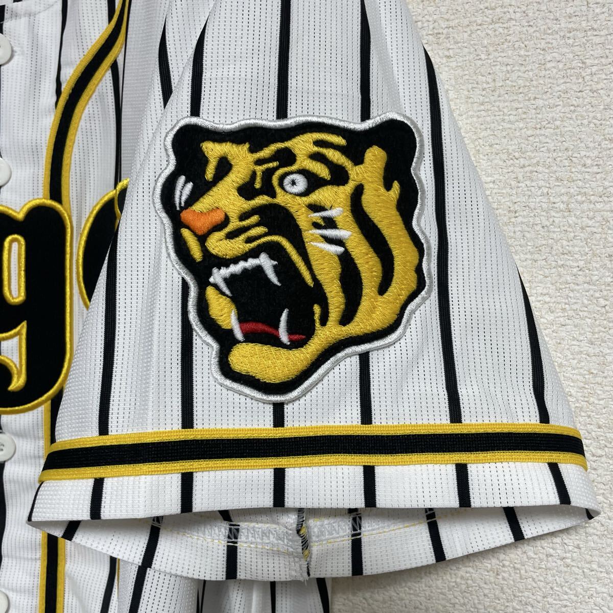 【美品】阪神タイガース ユニフォーム 佐藤 Oサイズ(XL相当)ミズノ レプリカ 阪神タイガース 阪神 タイガース MIZUNO ミズノ レプリカ