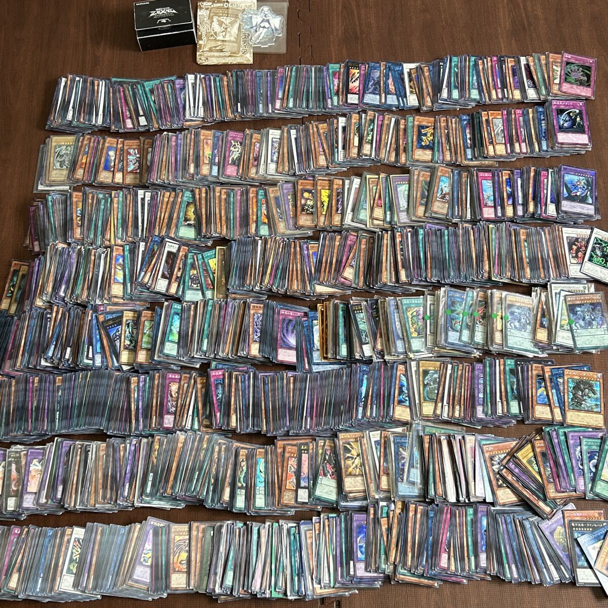 遊戯王 光り物 まとめ売り 5500枚前後 ウルトラ スーパー シークレット等 遊戯王 スーパーレア シークレットレア ウルトラレア 2700枚以上