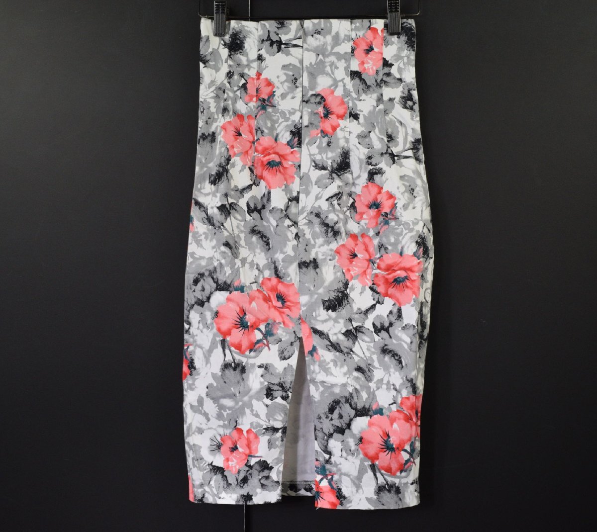 5000-KB00034★JUNE ジュン★花柄 ストレッチ ハイウエスト タイト スカート グレー ピンク ひざ丈 春夏_画像4