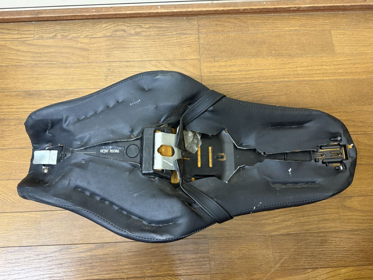 スポーツスター ハーレー純正シート XL1200 XL883 美品 ハーレー スポーツスター 純正 シート XL883 XL1200R ハーレー